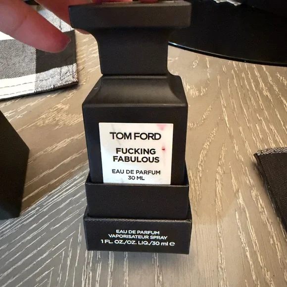 Authentic Tom Ford Black and White 'Fucking Fabulous' Eau de Parfum with box - Picture 5 of 11